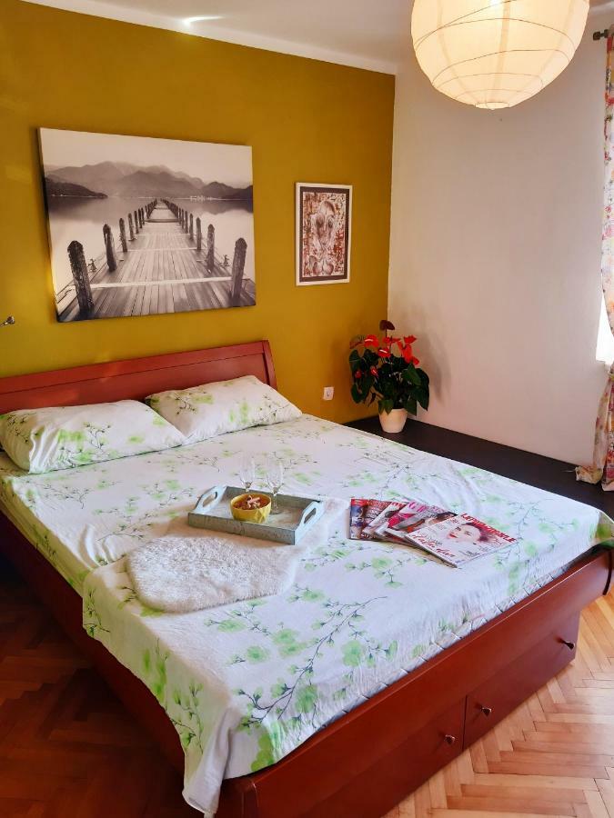 Apartment The Royal Square Цетине Экстерьер фото